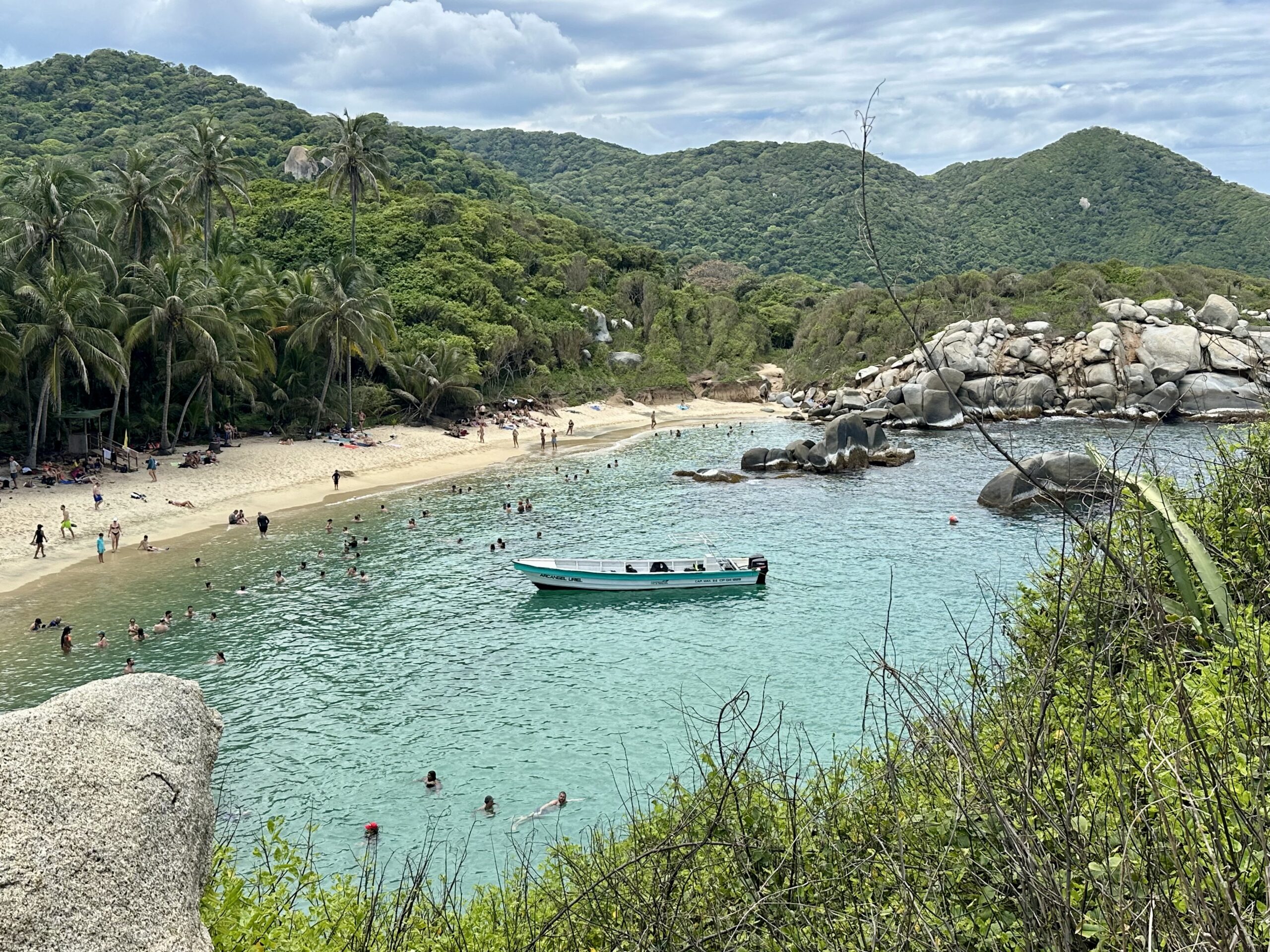 Vue depuis le cabo San Juan au parc Tayrona