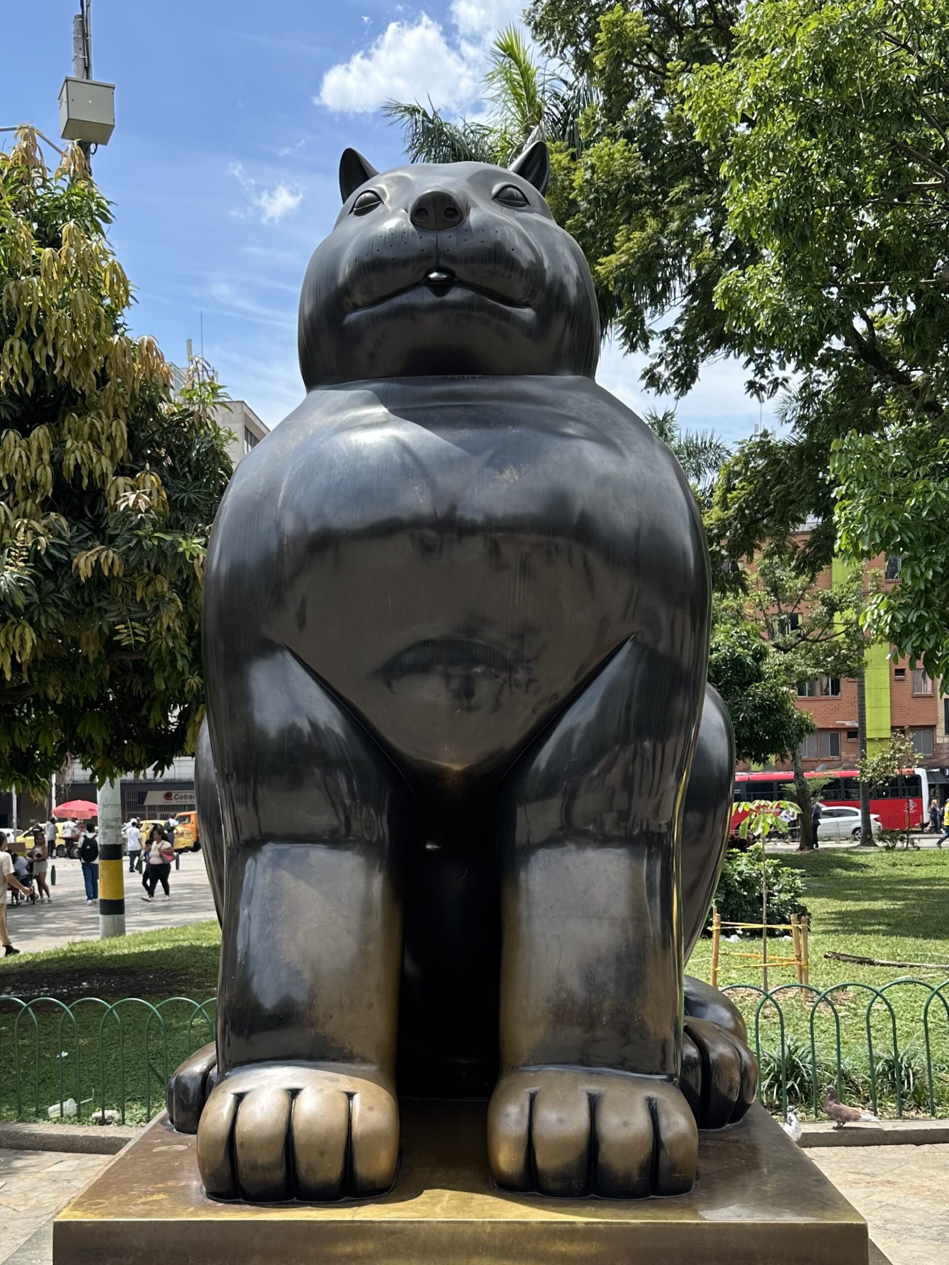 Sculpture chat sur la Plaza Botero à Medellin