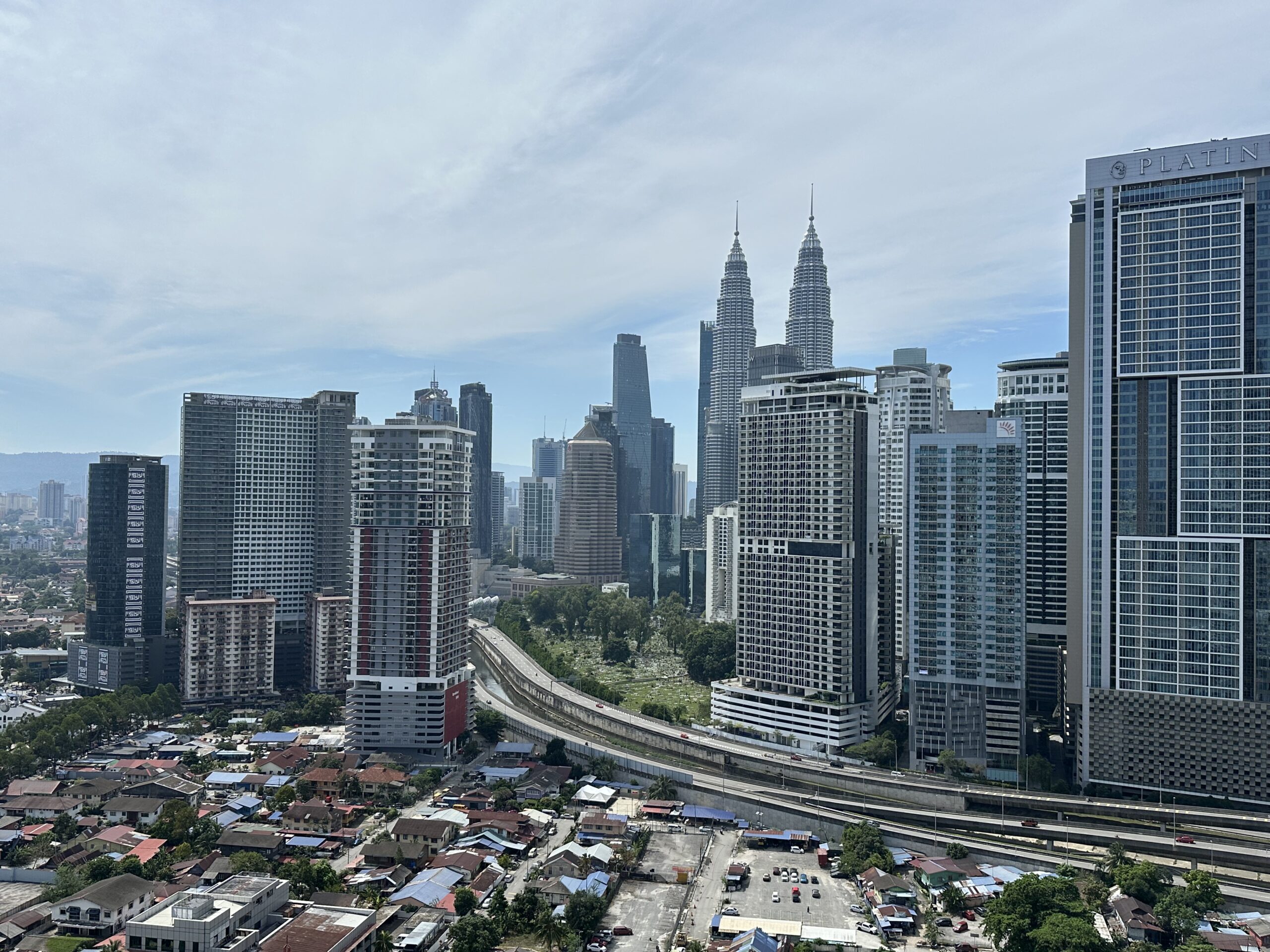 Vue sur les tours de Kuala Lumpur depuis notre appartement au The Colony By Infinitum à Kuala Lumpur, Malaisie