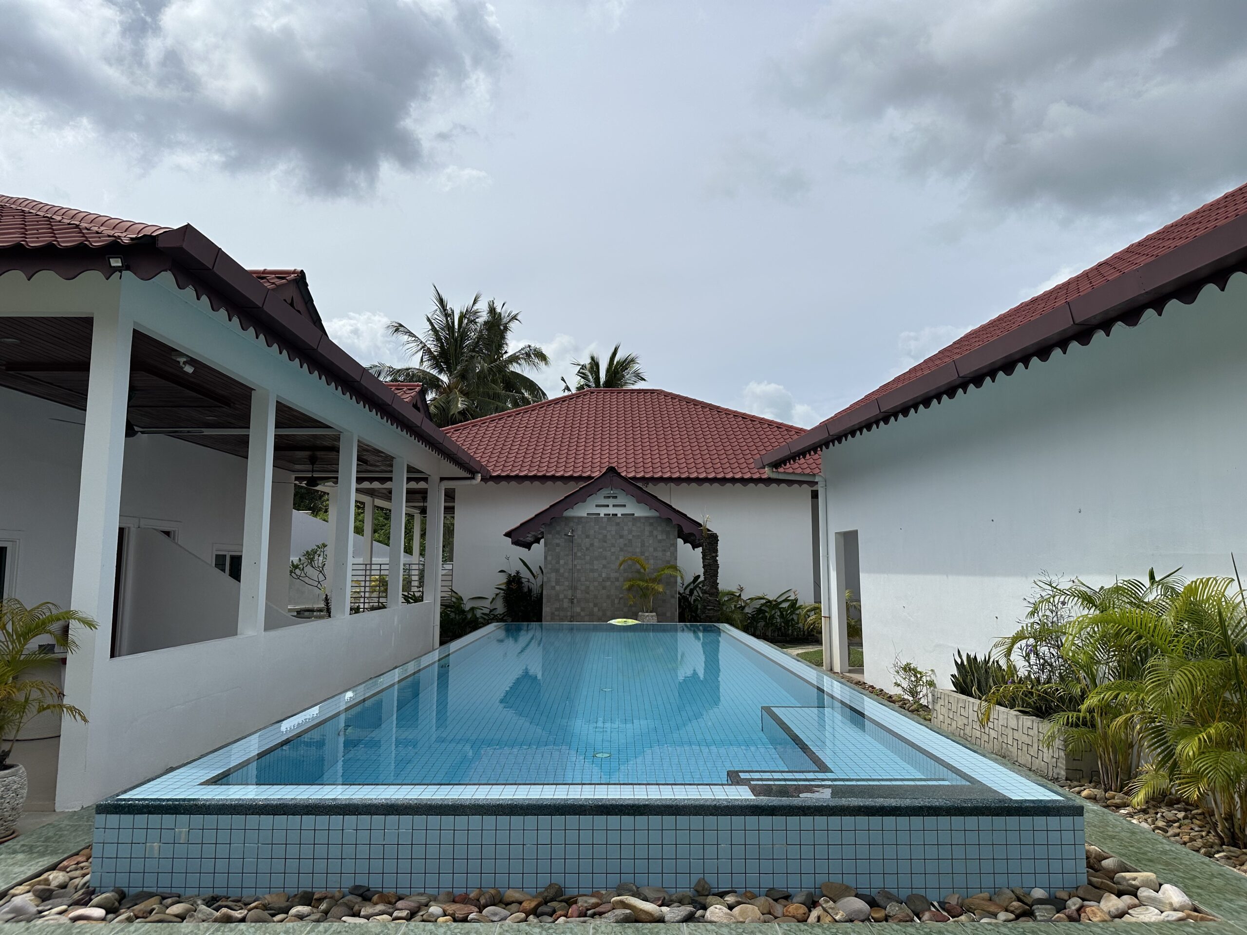 Vue sur la piscine du Langkawi Chantique sur l'île de Langkawi