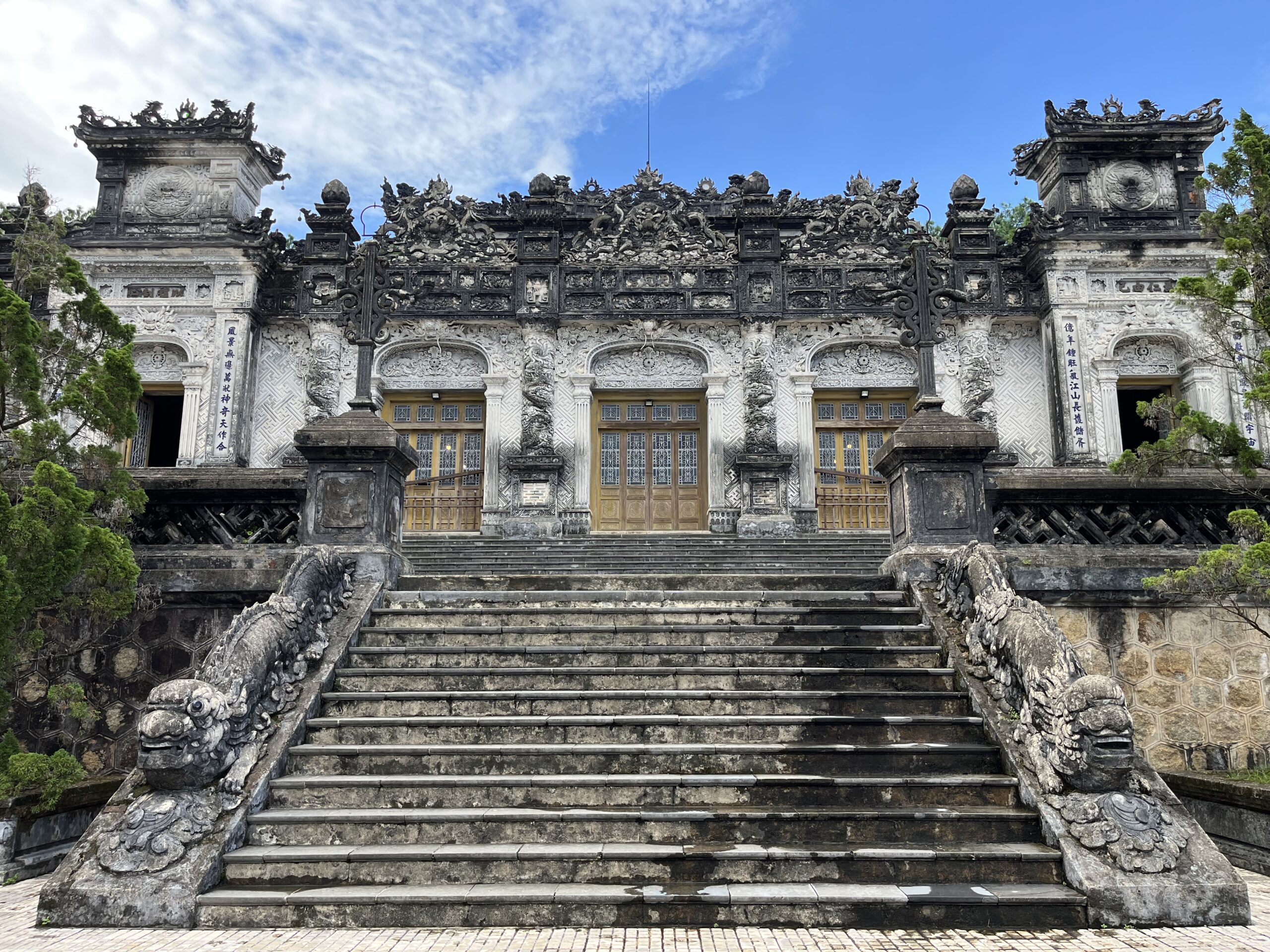 Visiter Hué au Vietnam : que faire & conseils pratiques Palais du roi Khai Dinh