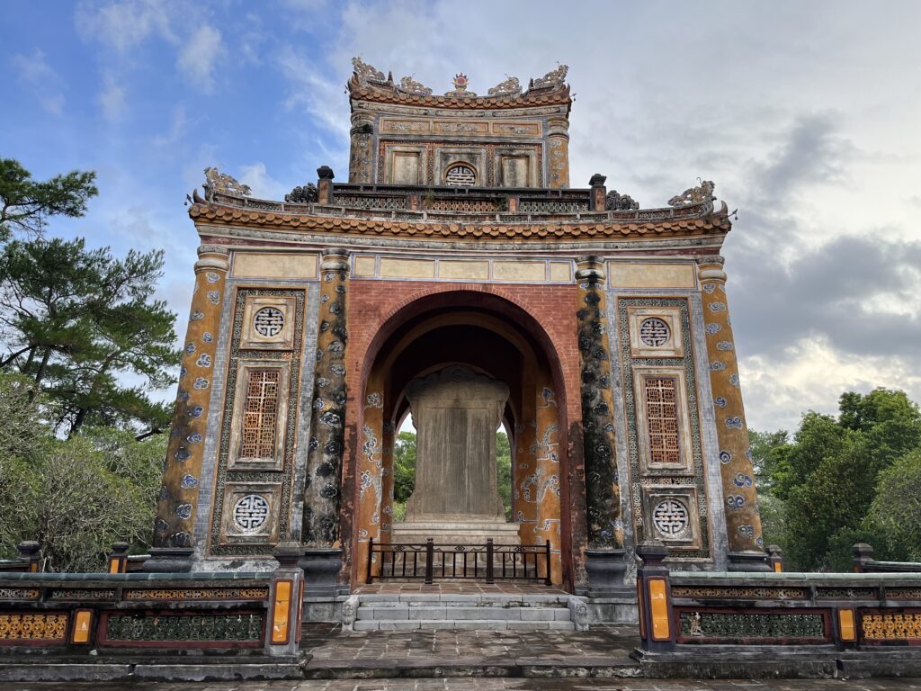 Visiter Hué au Vietnam : que faire & conseils pratiques Tombeau du roi Tu Duc
