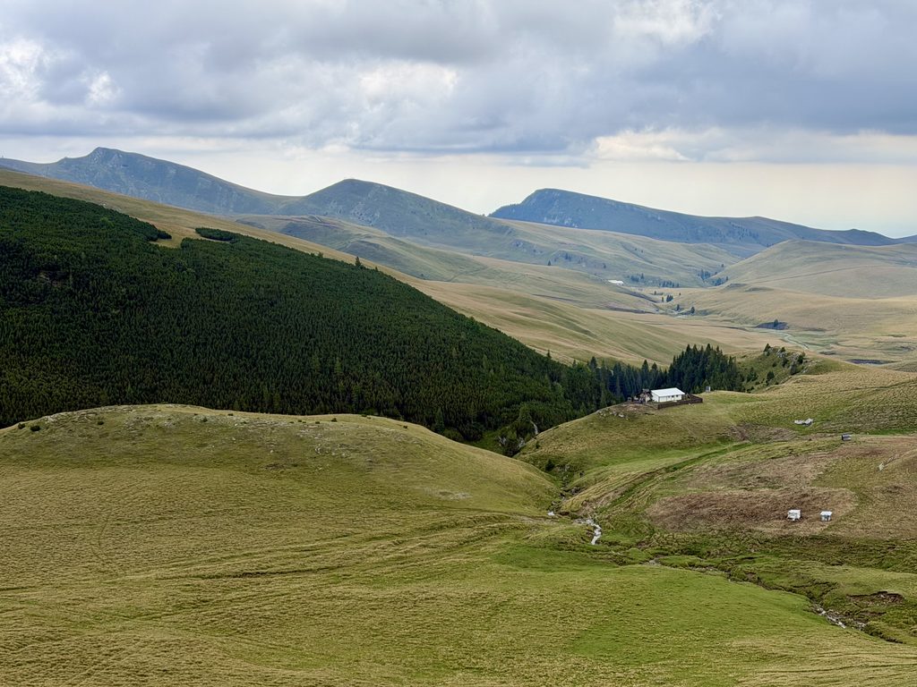 Une journée entre le Parc des Bucegi et Sinaia : notre itinéraire détaillé Vue depuis le plateau du Bucegi